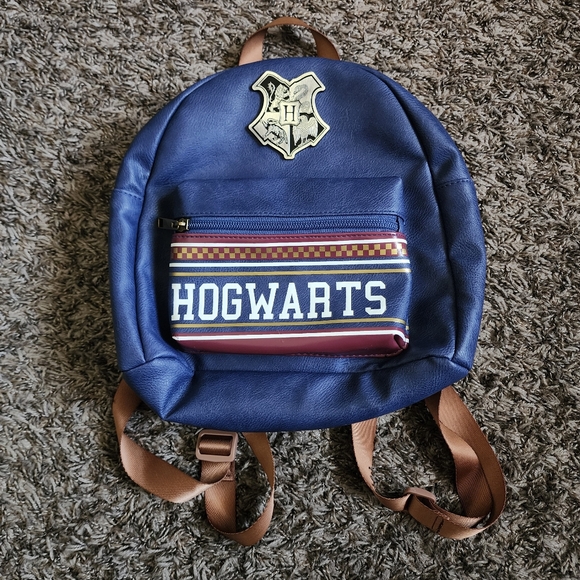 Bioworld Harry Potter Hogwarts Mini Backpack - Picture 2 of 5